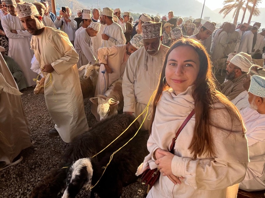 Daphné en voyage, sur un marché traditionnel